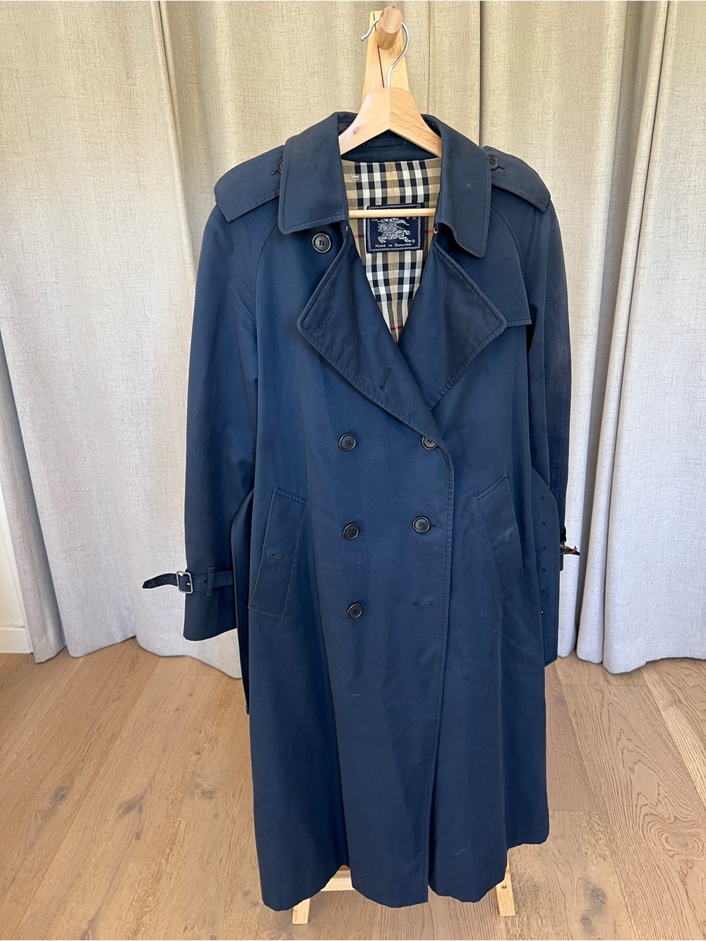 Vintage Burberry Navy Double-Breasted Trench Coat with Signature Check Lining - Picture 5 of 16